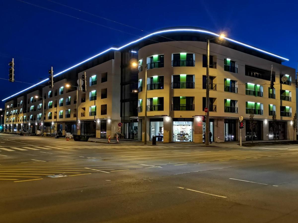 Avand Apartments Debreţin Exterior foto